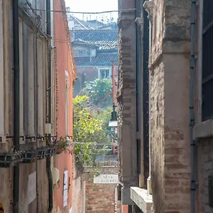 suite-vivaldi.hotelinveneto.com/